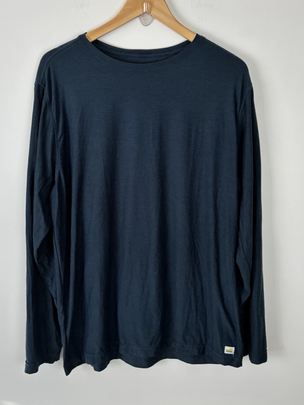 Vuori Men’s Strato Tech Long Sleeve Shirt Minimalist Layering Athleisure Basic
